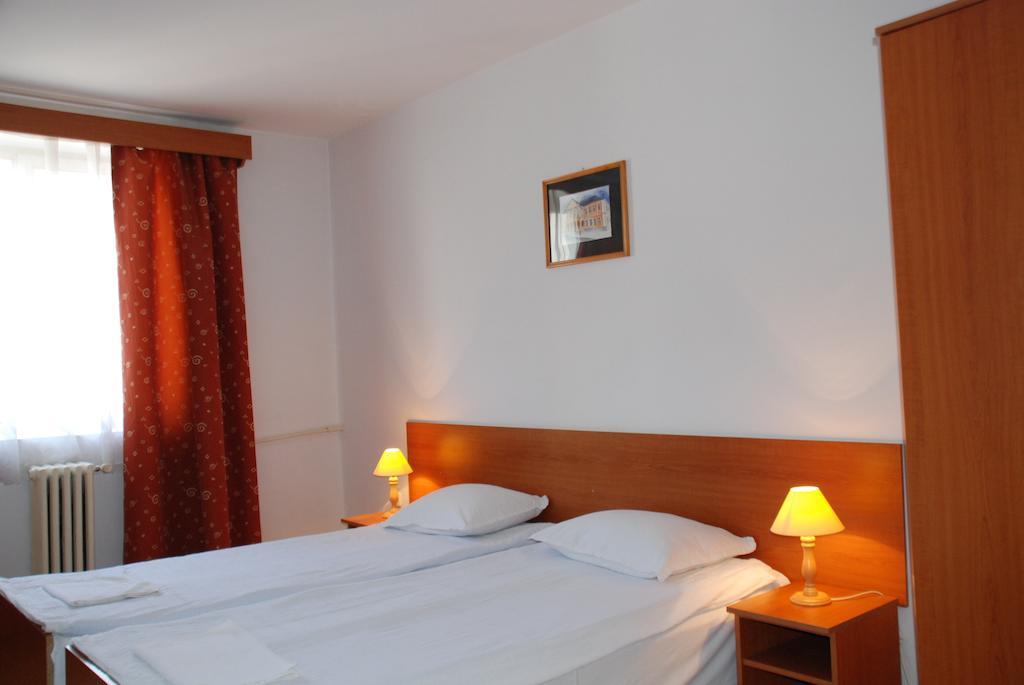 Hotel Merkur Miercurea Ciuc Exterior foto