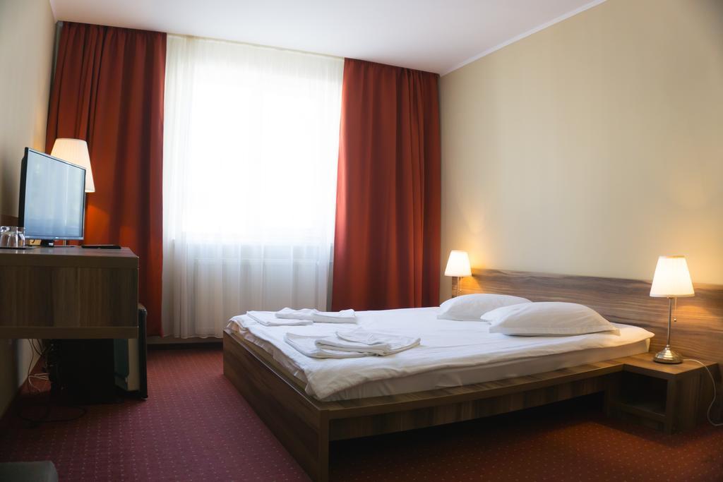 Hotel Merkur Miercurea Ciuc Exterior foto